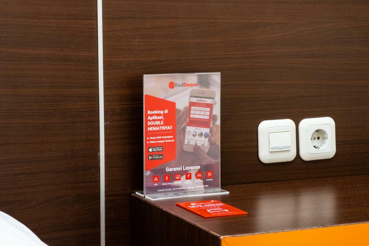 Hotel Reddoorz @ Pelita Raya Rappocini Macasar Exterior foto