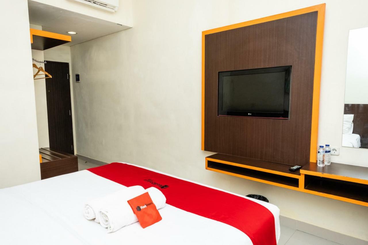 Hotel Reddoorz @ Pelita Raya Rappocini Macasar Exterior foto